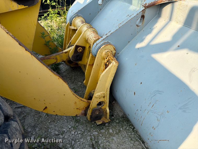 image for item FK4112 2005 Komatsu WA250-5 wheel loader