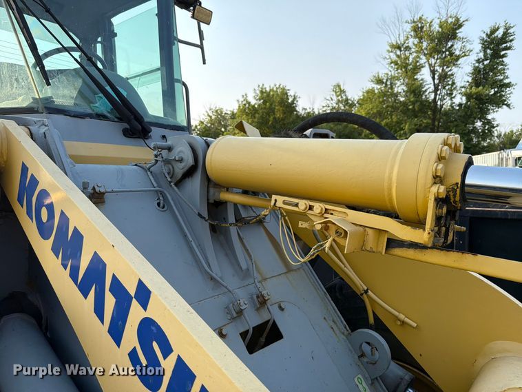 image for item FK4112 2005 Komatsu WA250-5 wheel loader