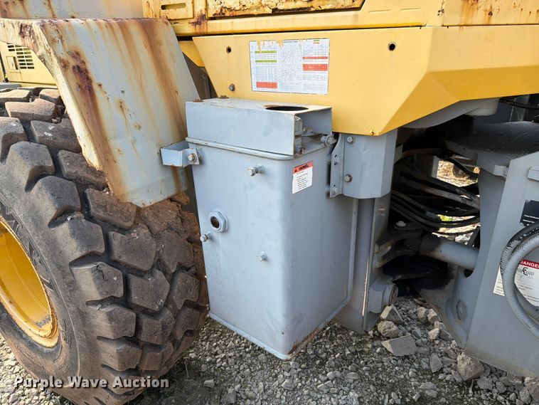image for item FK4112 2005 Komatsu WA250-5 wheel loader