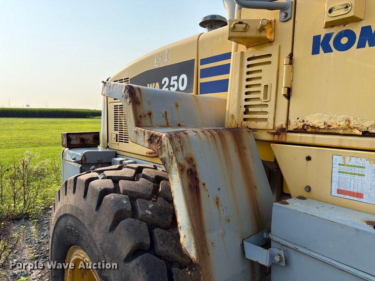 image for item FK4112 2005 Komatsu WA250-5 wheel loader