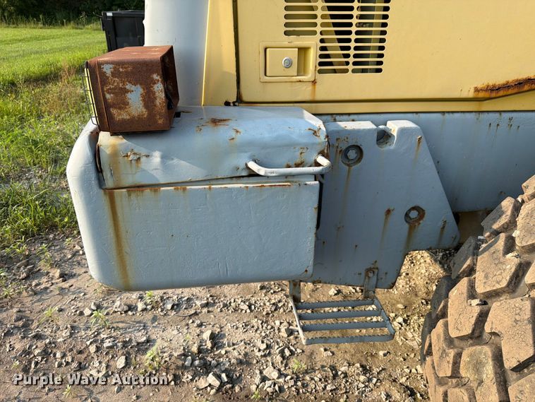 image for item FK4112 2005 Komatsu WA250-5 wheel loader