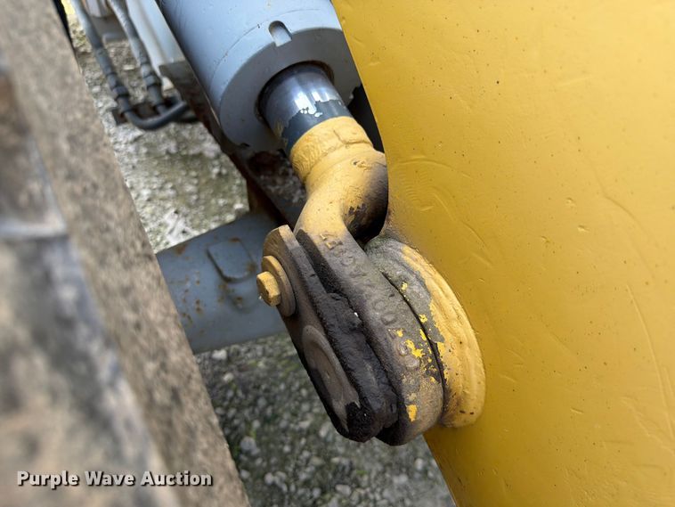 image for item FK4112 2005 Komatsu WA250-5 wheel loader