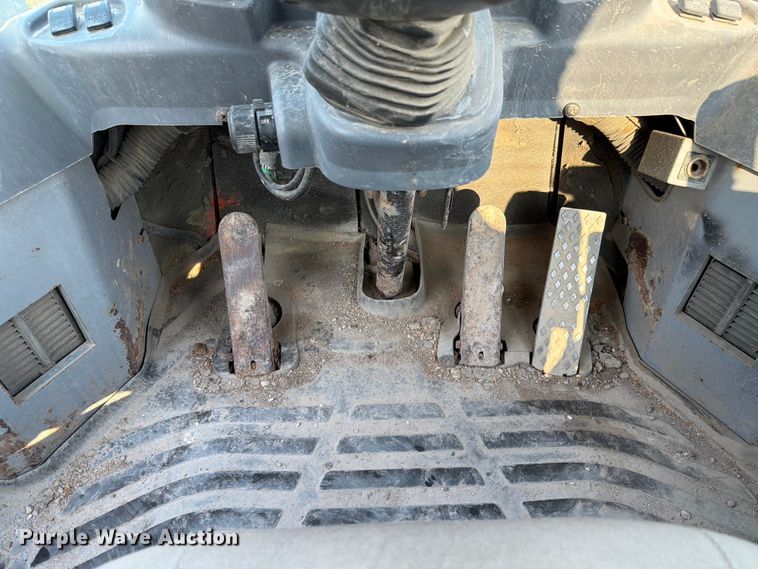 image for item FK4112 2005 Komatsu WA250-5 wheel loader