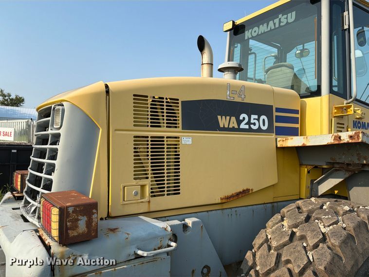 image for item FK4112 2005 Komatsu WA250-5 wheel loader