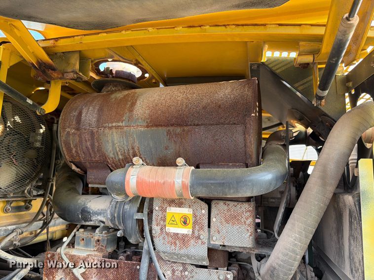 image for item FK4112 2005 Komatsu WA250-5 wheel loader