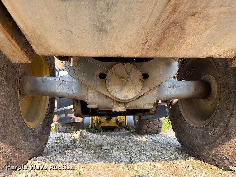 image for item FK4112 2005 Komatsu WA250-5 wheel loader