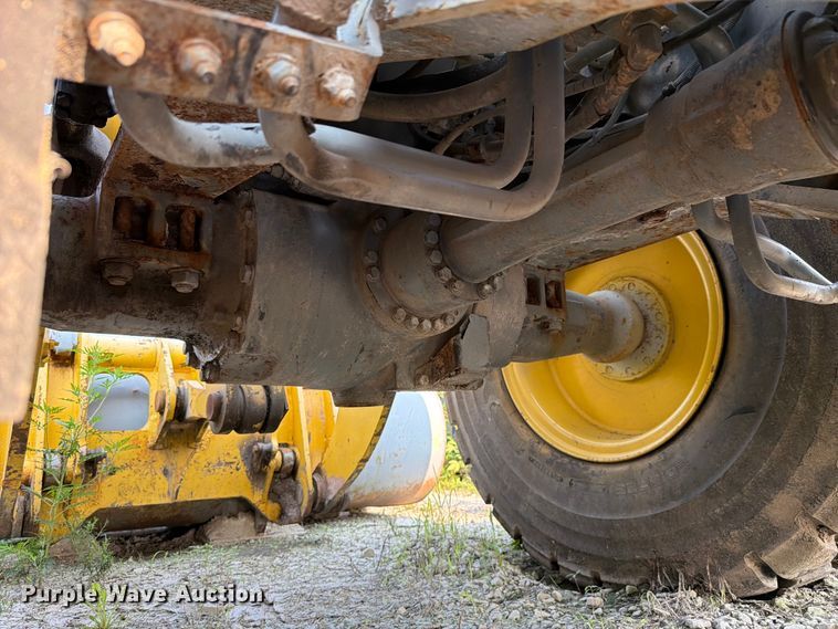 image for item FK4112 2005 Komatsu WA250-5 wheel loader