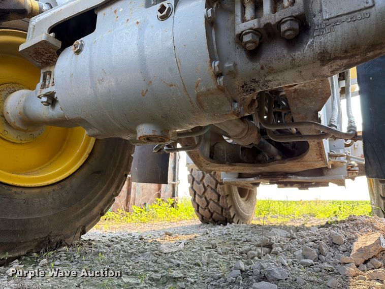 image for item FK4112 2005 Komatsu WA250-5 wheel loader