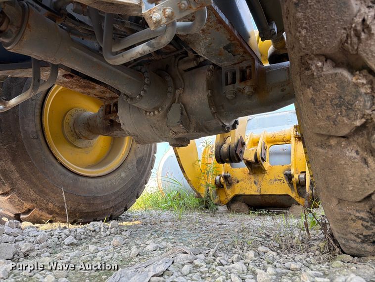 image for item FK4112 2005 Komatsu WA250-5 wheel loader