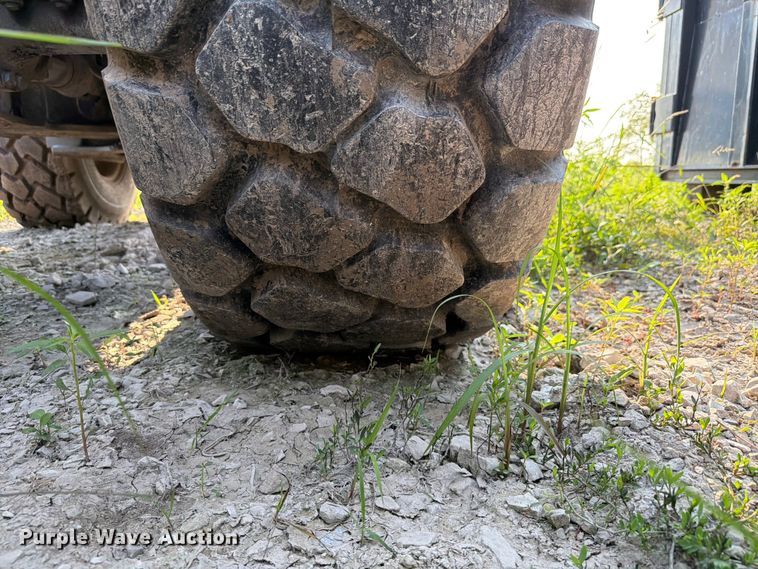 image for item FK4112 2005 Komatsu WA250-5 wheel loader