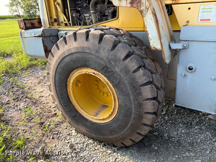 image for item FK4112 2005 Komatsu WA250-5 wheel loader