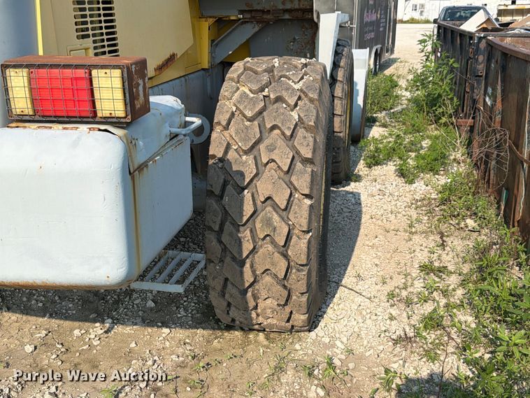 image for item FK4112 2005 Komatsu WA250-5 wheel loader