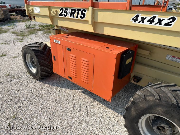image for item FK4113 2001 JLG 25 RTS scissor lift