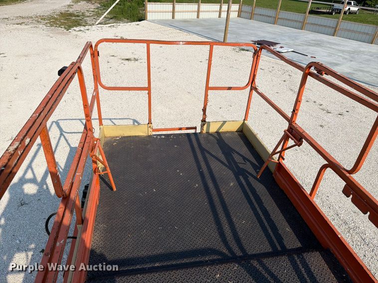 image for item FK4113 2001 JLG 25 RTS scissor lift