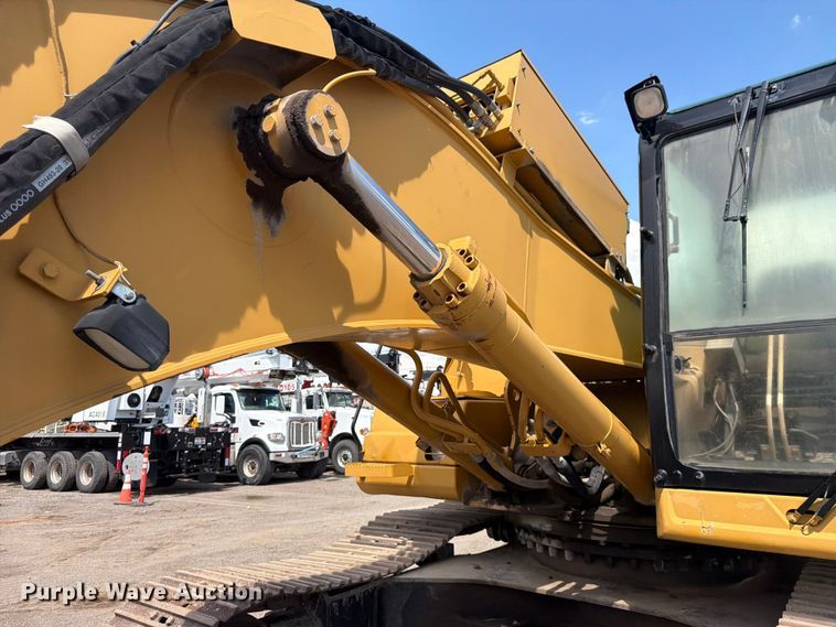 image for item FK4551 2001 Caterpillar 330B L excavator