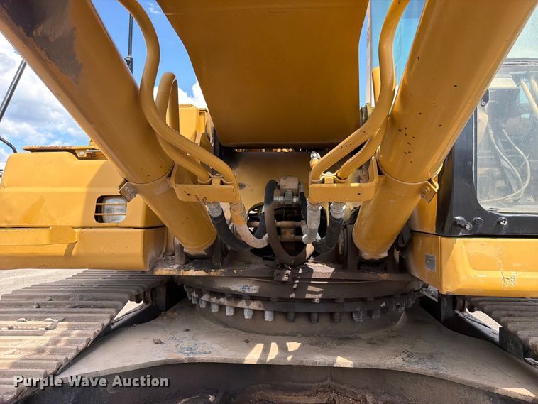 image for item FK4551 2001 Caterpillar 330B L excavator