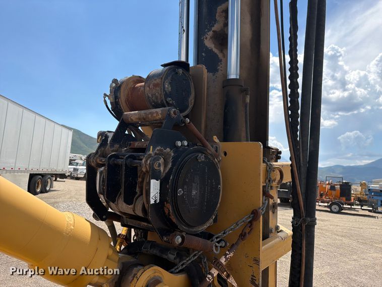 image for item FK4551 2001 Caterpillar 330B L excavator