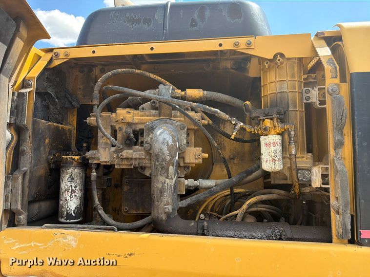 image for item FK4551 2001 Caterpillar 330B L excavator