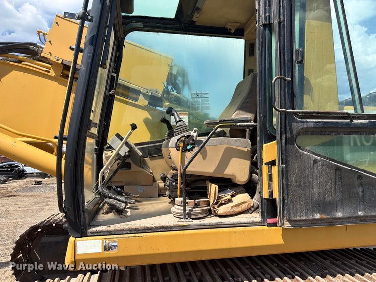image for item FK4551 2001 Caterpillar 330B L excavator