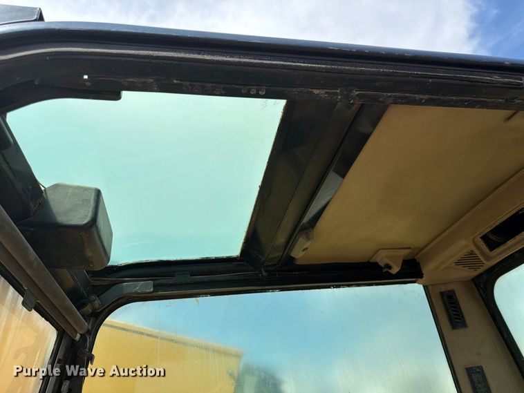 image for item FK4551 2001 Caterpillar 330B L excavator