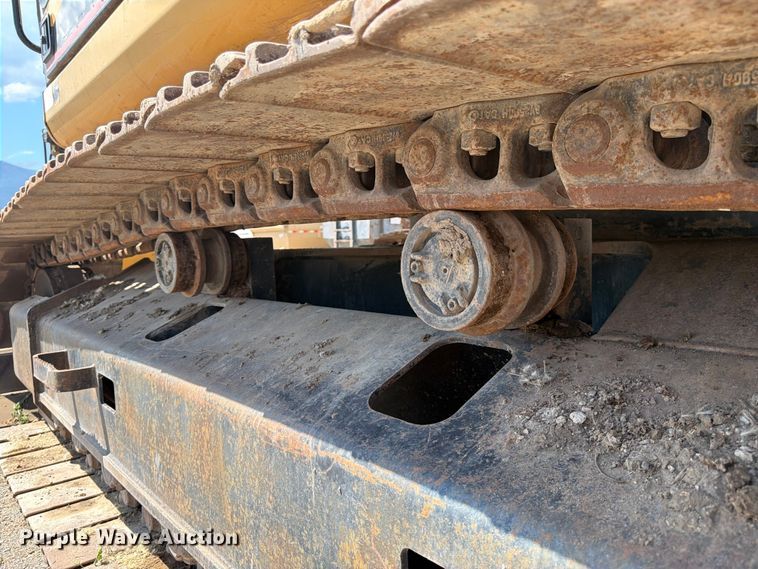image for item FK4551 2001 Caterpillar 330B L excavator