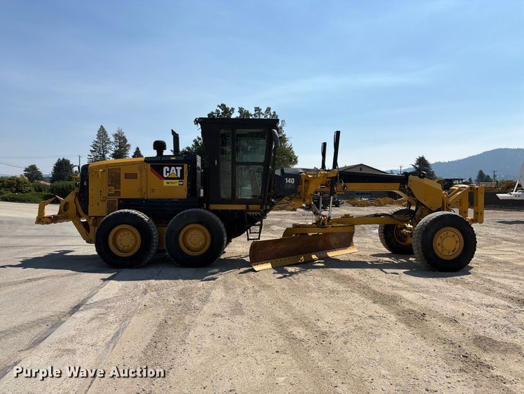 image for item FK4552 2019 Caterpillar 140AWD motor grader