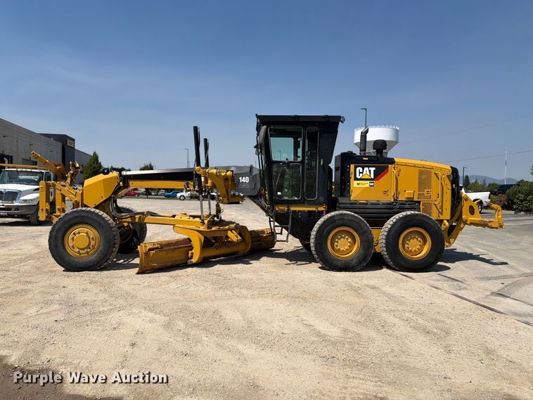 image for item FK4552 2019 Caterpillar 140AWD motor grader