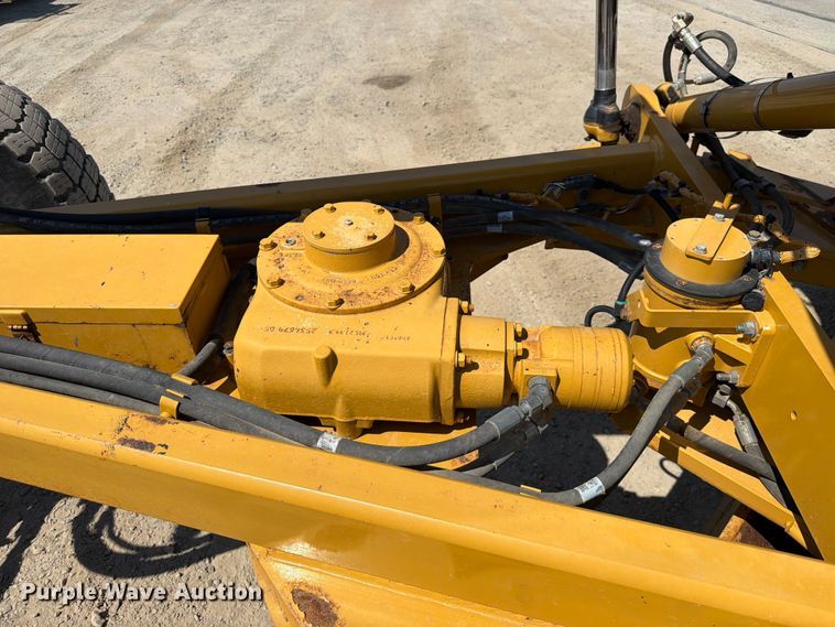 image for item FK4552 2019 Caterpillar 140AWD motor grader