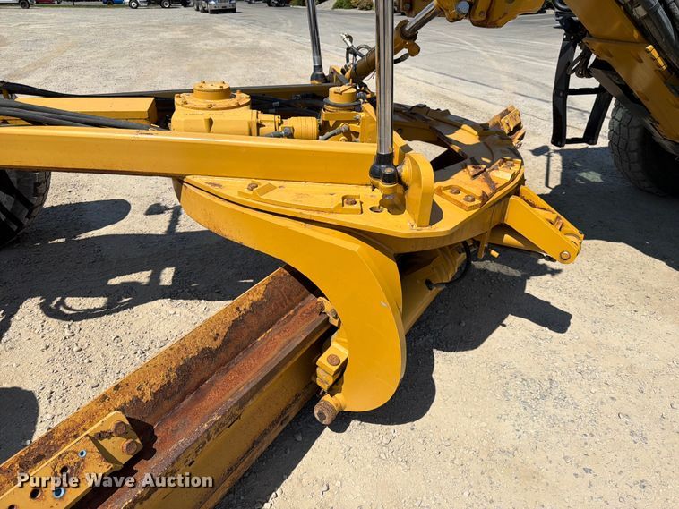 image for item FK4552 2019 Caterpillar 140AWD motor grader
