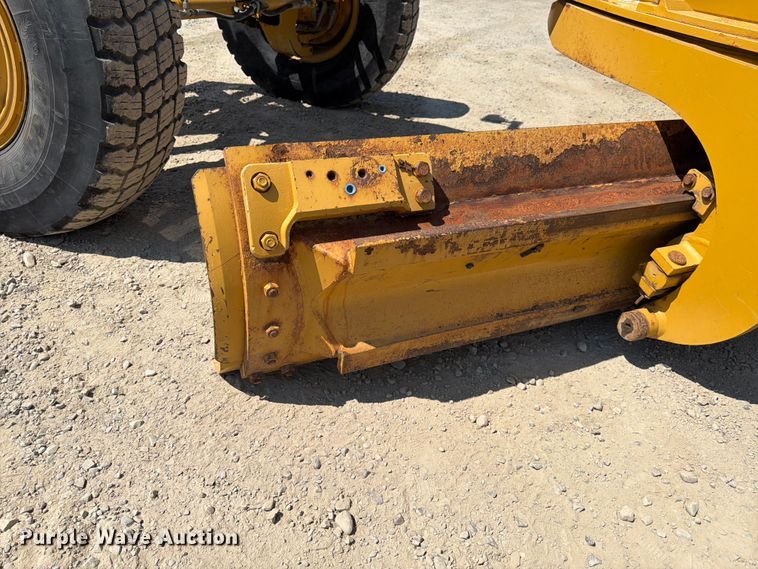 image for item FK4552 2019 Caterpillar 140AWD motor grader