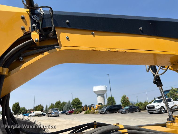 image for item FK4552 2019 Caterpillar 140AWD motor grader