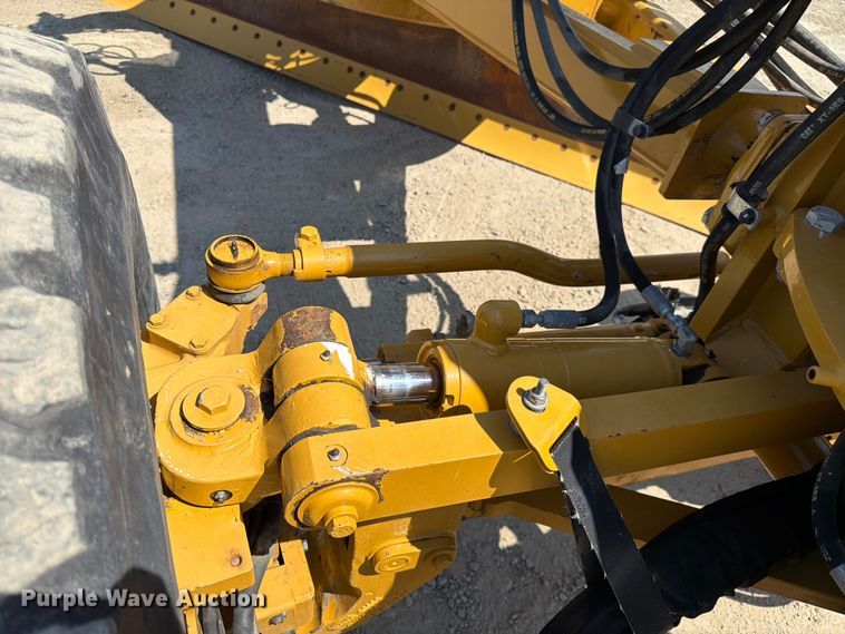 image for item FK4552 2019 Caterpillar 140AWD motor grader