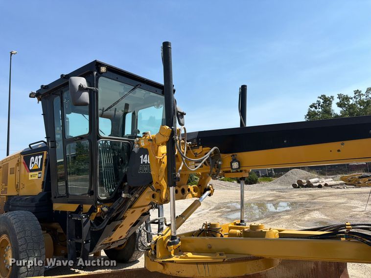 image for item FK4552 2019 Caterpillar 140AWD motor grader