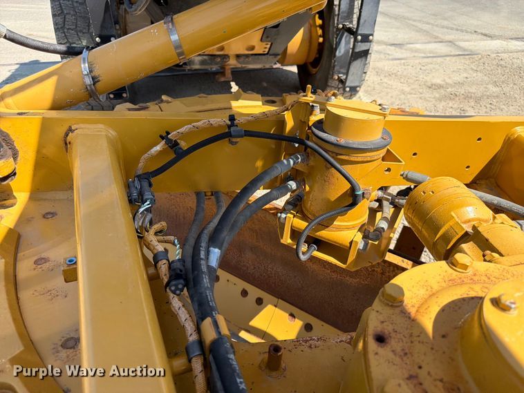 image for item FK4552 2019 Caterpillar 140AWD motor grader