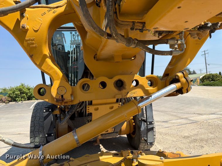 image for item FK4552 2019 Caterpillar 140AWD motor grader