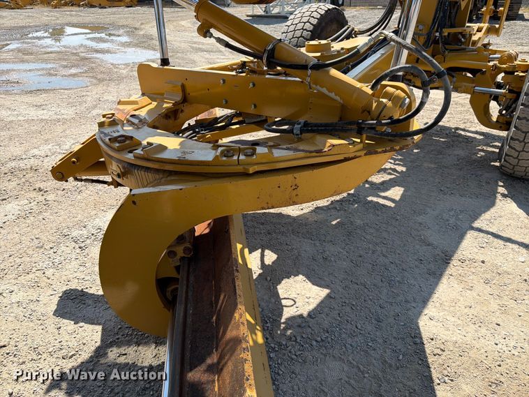 image for item FK4552 2019 Caterpillar 140AWD motor grader