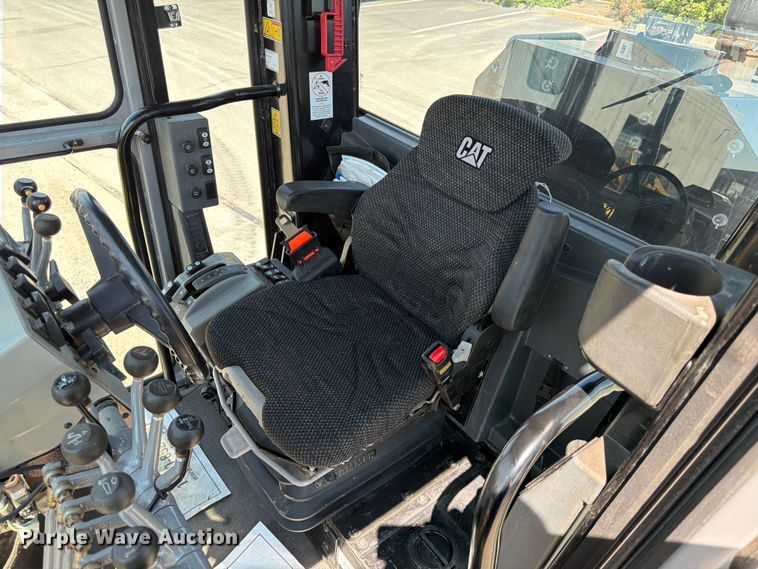 image for item FK4552 2019 Caterpillar 140AWD motor grader