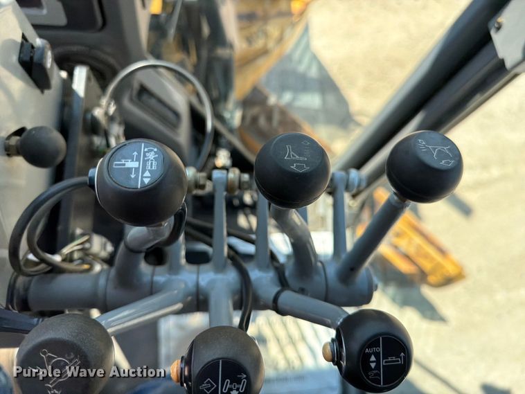 image for item FK4552 2019 Caterpillar 140AWD motor grader
