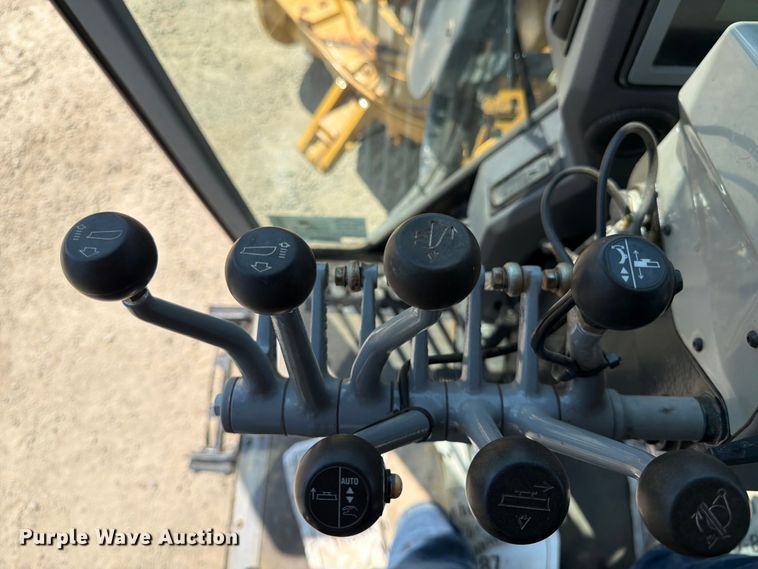 image for item FK4552 2019 Caterpillar 140AWD motor grader