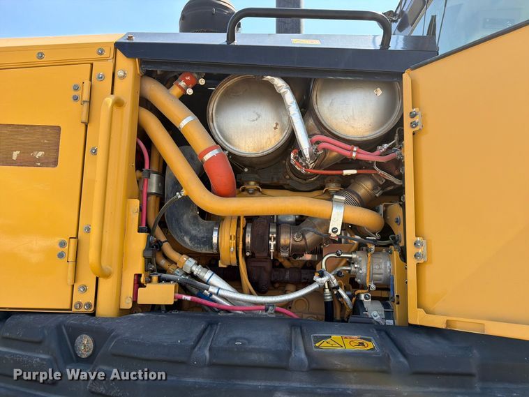 image for item FK4552 2019 Caterpillar 140AWD motor grader