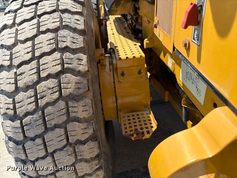 image for item FK4552 2019 Caterpillar 140AWD motor grader