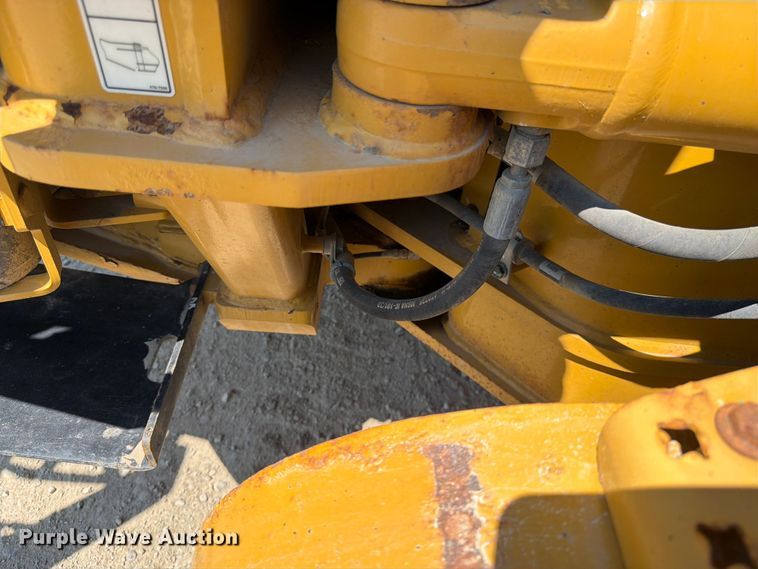 image for item FK4552 2019 Caterpillar 140AWD motor grader