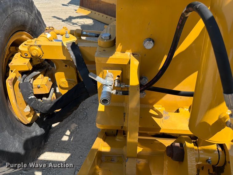 image for item FK4552 2019 Caterpillar 140AWD motor grader