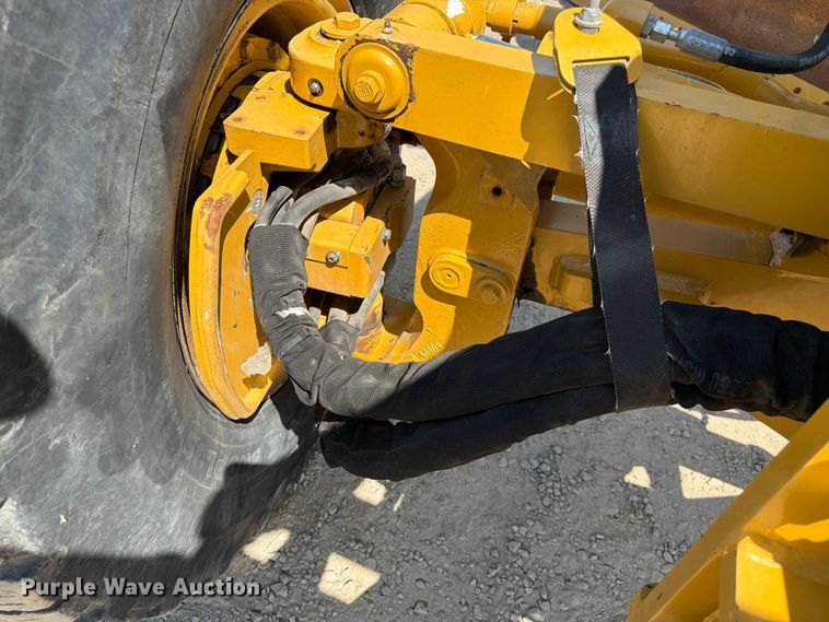 image for item FK4552 2019 Caterpillar 140AWD motor grader