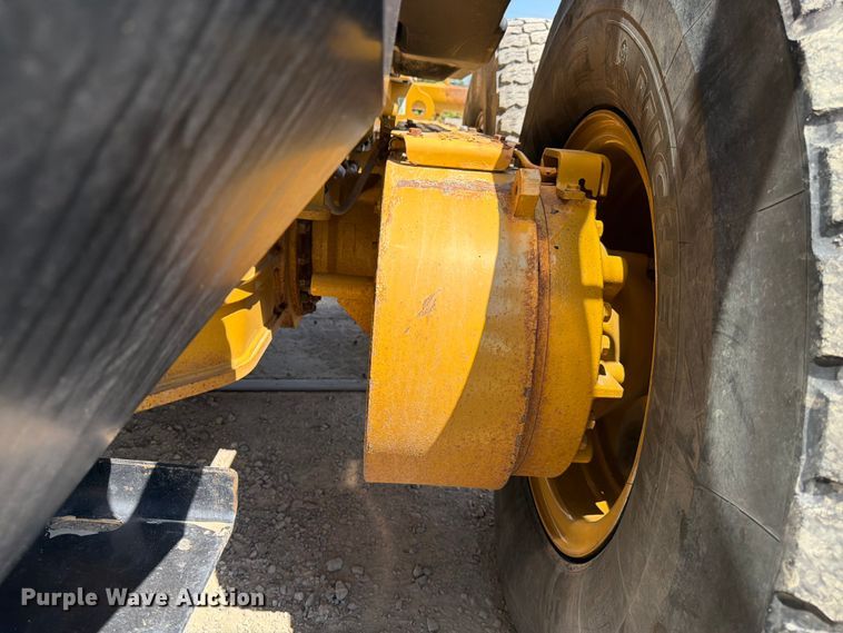 image for item FK4552 2019 Caterpillar 140AWD motor grader