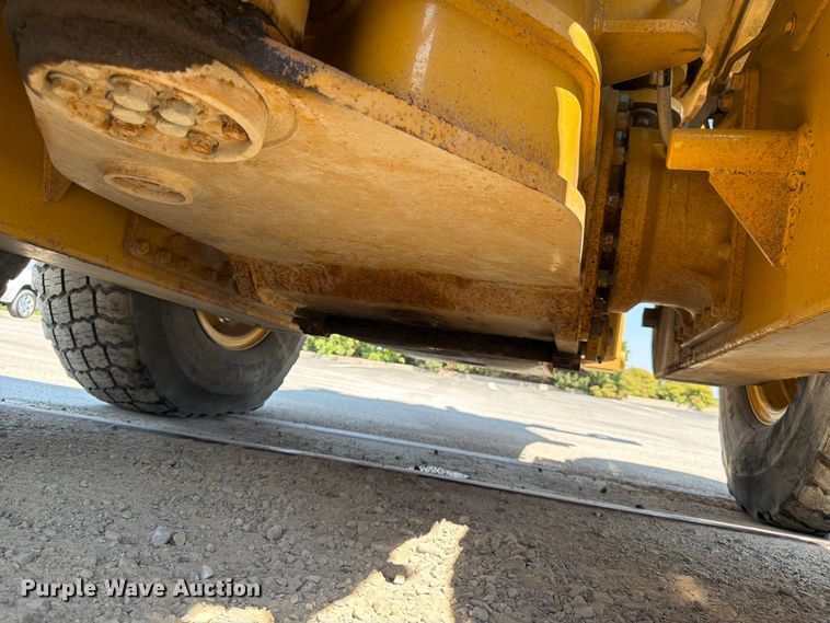 image for item FK4552 2019 Caterpillar 140AWD motor grader