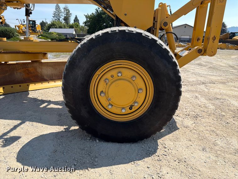 image for item FK4552 2019 Caterpillar 140AWD motor grader