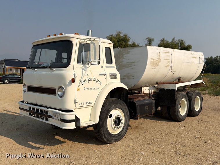image for item FK4554 1971 International CO F1950 A tank truck