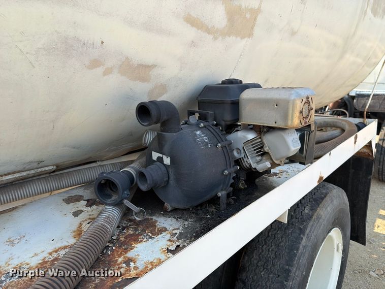 image for item FK4554 1971 International CO F1950 A tank truck