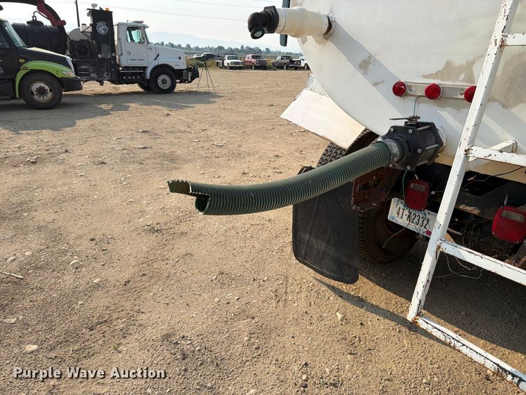 image for item FK4554 1971 International CO F1950 A tank truck